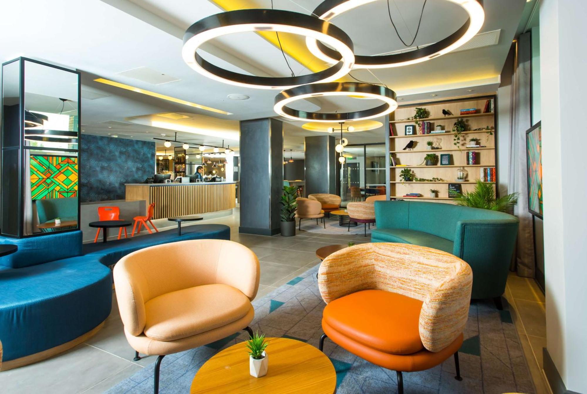 Hotel Hampton By Hilton London Park Royal Exterior foto