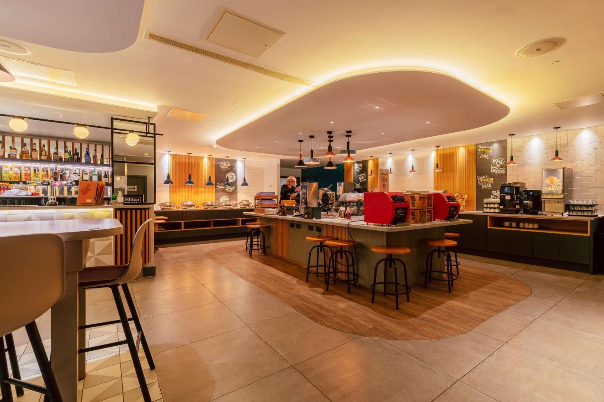 Hotel Hampton By Hilton London Park Royal Exterior foto